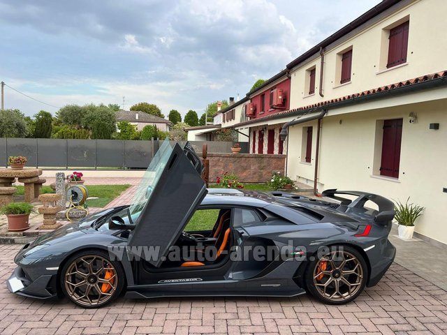 Rental Lamborghini Aventador SVJ in Innsbruck