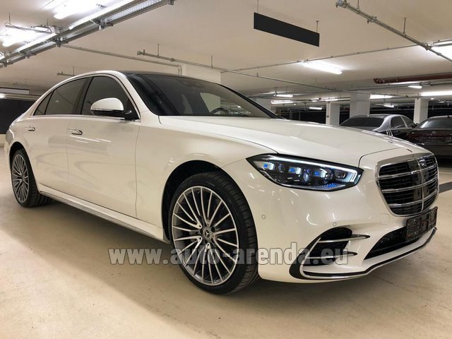 Transfer from St. Anton am Arlberg to Munich Airport General Aviation Terminal GAT by Mercedes-Benz S-Class S 500 Long 4MATIC AMG equipment W223 car