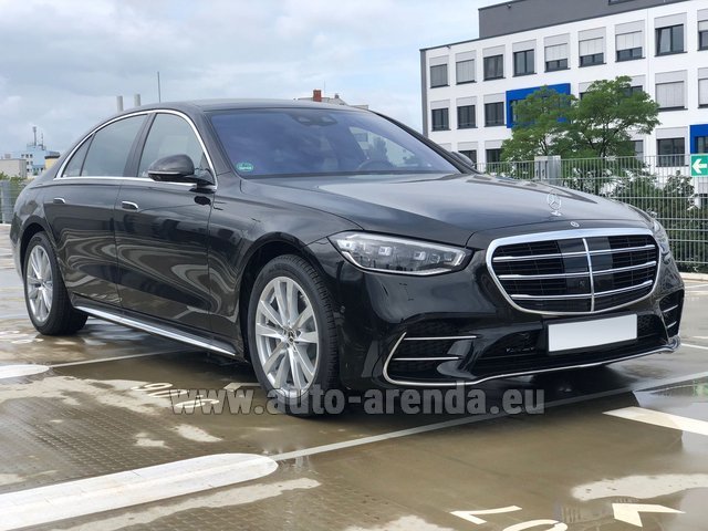Transfer from Oberlech to Munich Airport by Mercedes S350 Long 4MATIC AMG equipment car