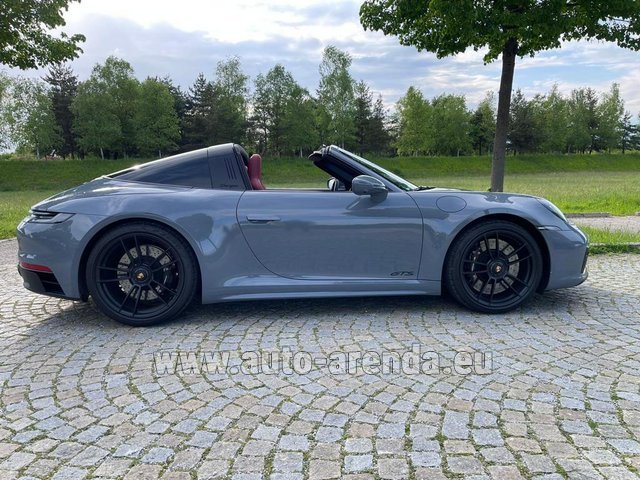 Rental Porsche 911 Targa 4S in Innsbruck