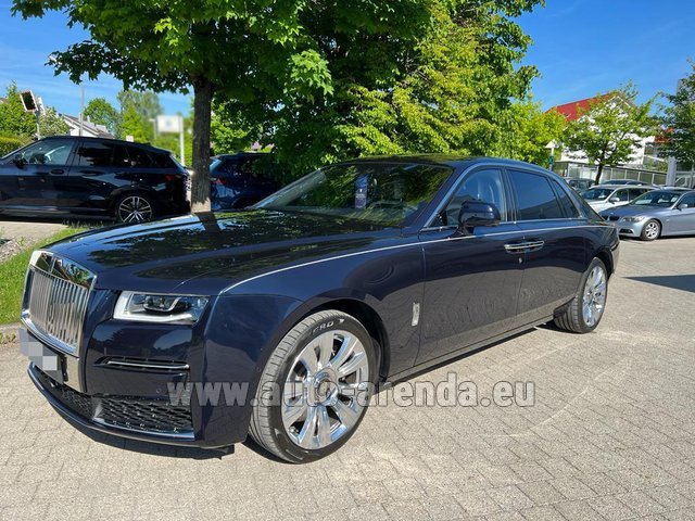 Rental Rolls-Royce GHOST Long in Vienna International Airport