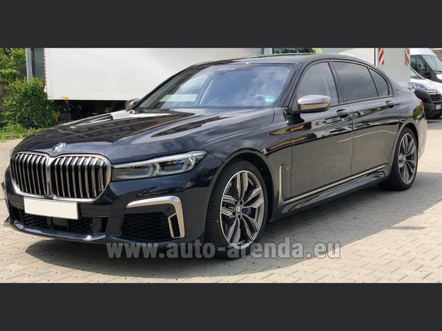 Transfer from Zell am See to Munich Airport by BMW M760Li xDrive V12 car